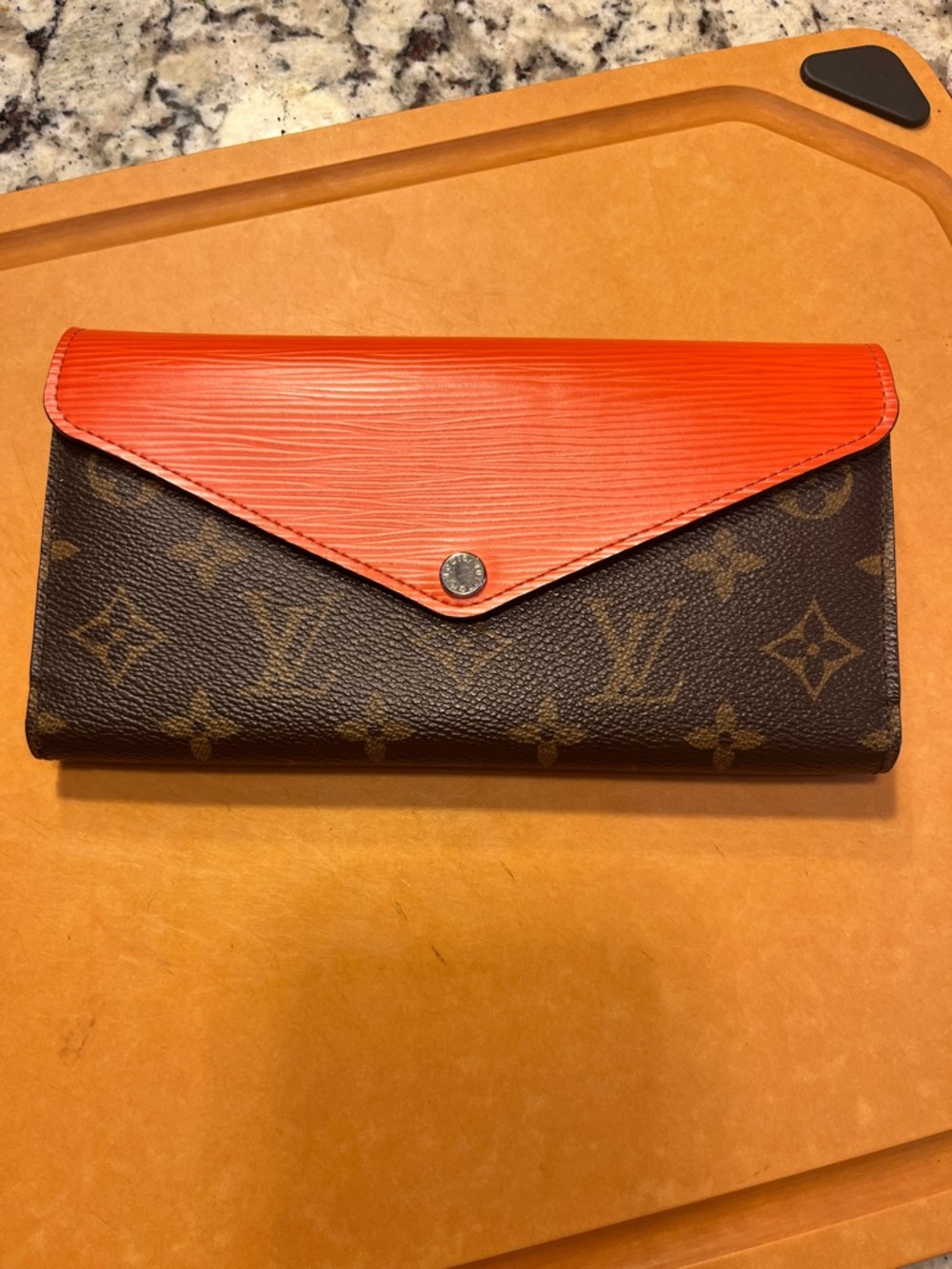 Louis Vuitton Monogram Canvas Wallet with Orange Epi Leather Flap - Picture 2 of 11